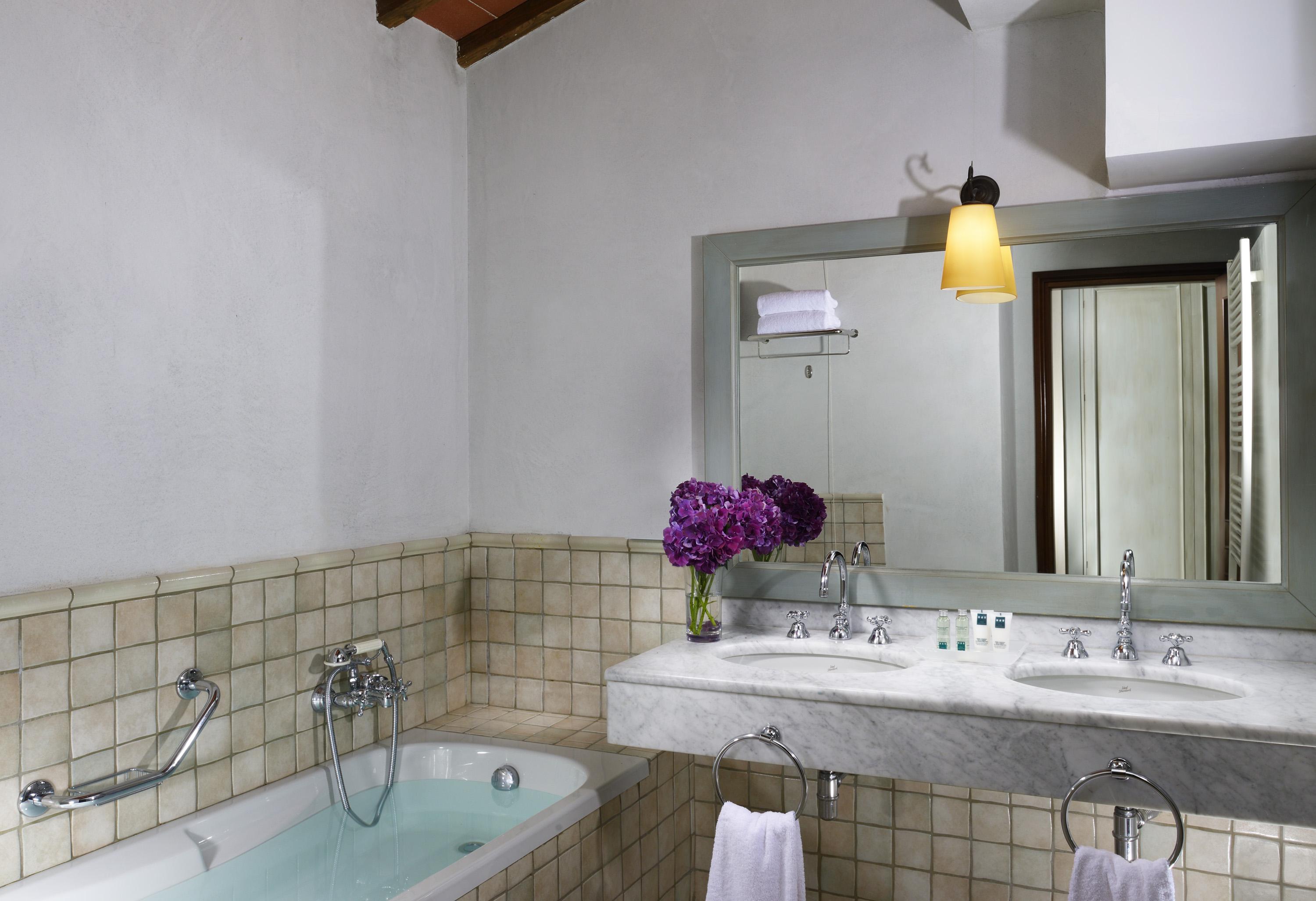 Unahotels Poggio Dei Medici Toscana Скарперия Екстериор снимка
