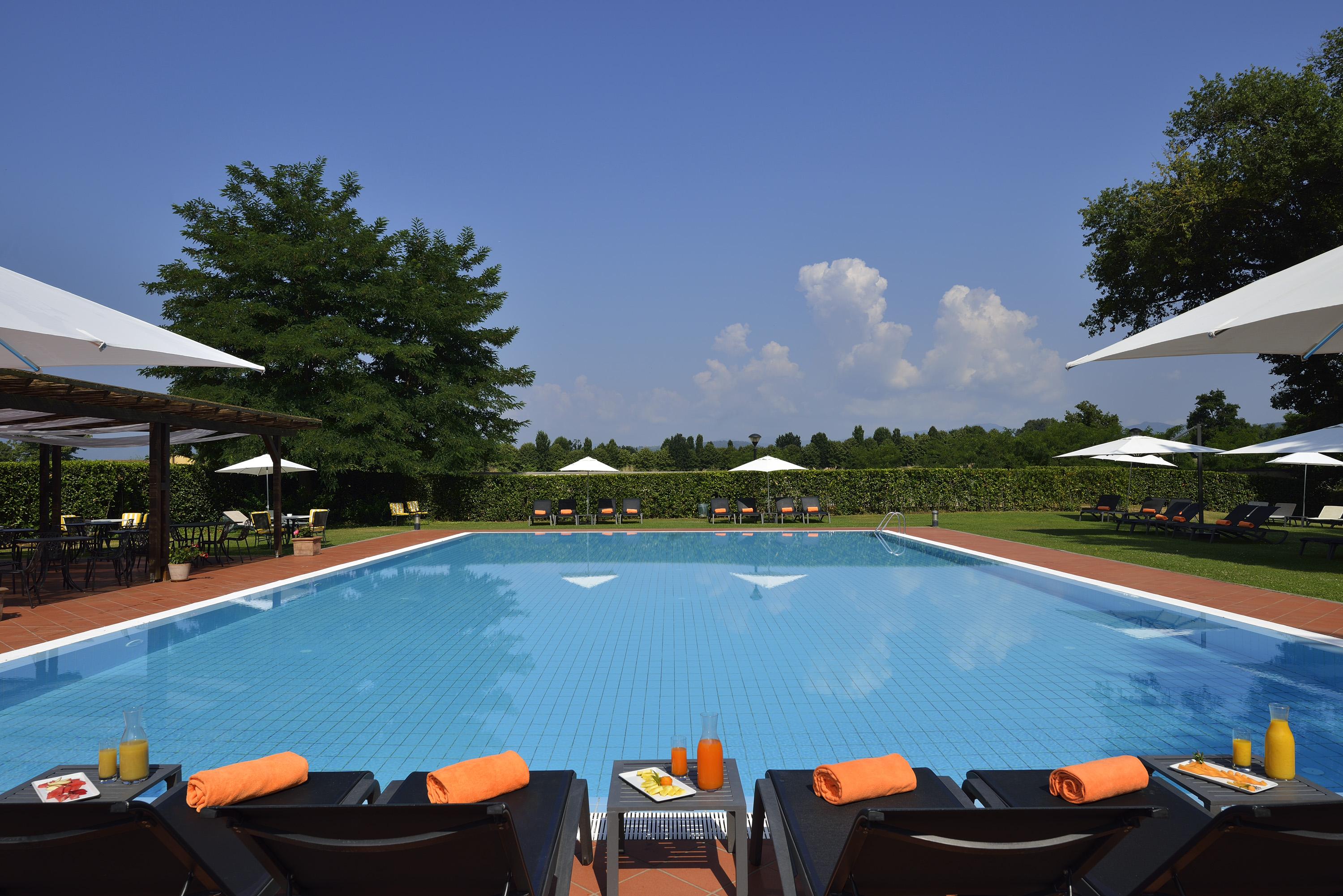Unahotels Poggio Dei Medici Toscana Скарперия Екстериор снимка