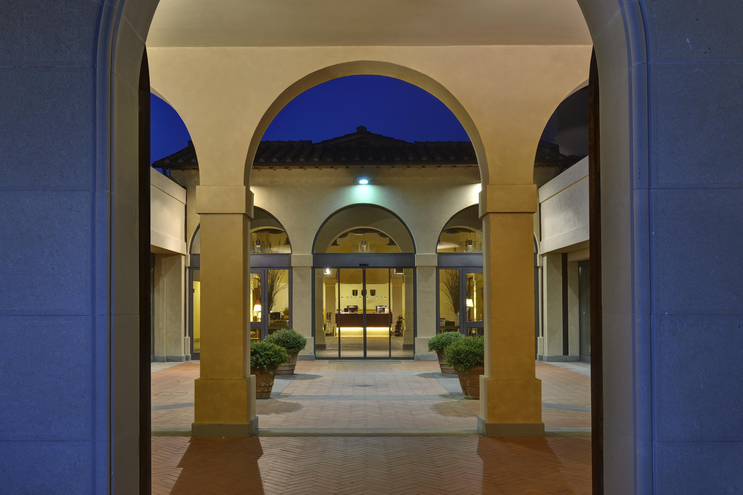Unahotels Poggio Dei Medici Toscana Скарперия Екстериор снимка