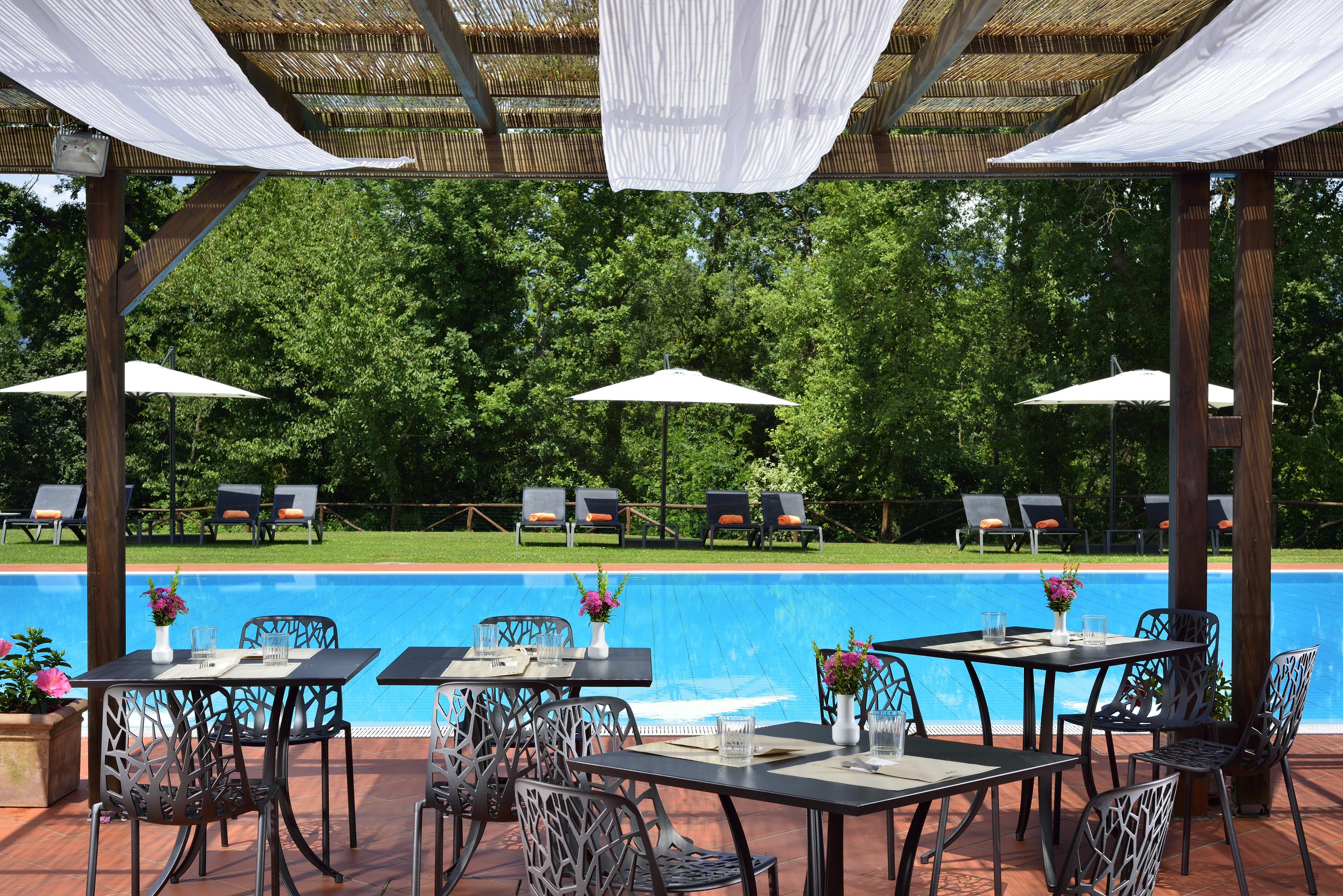 Unahotels Poggio Dei Medici Toscana Скарперия Екстериор снимка