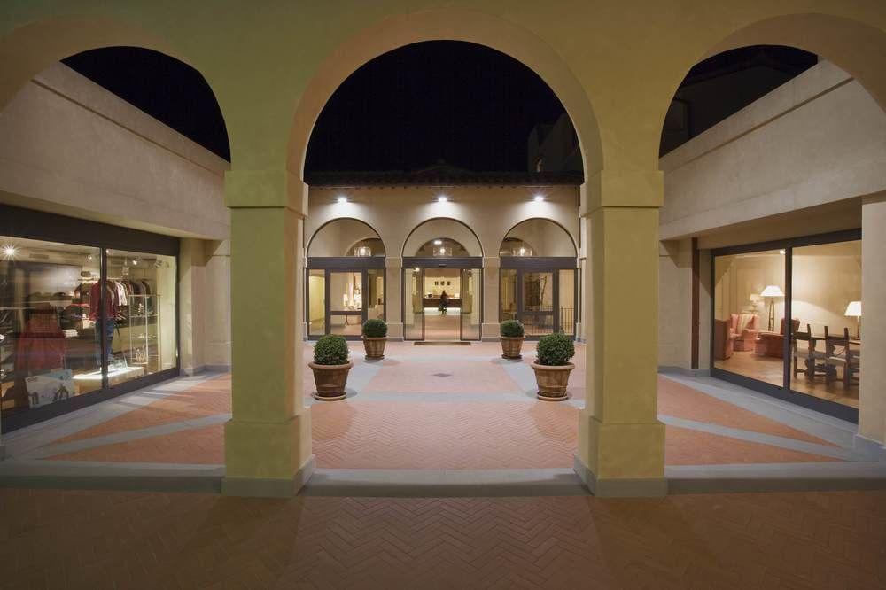 Unahotels Poggio Dei Medici Toscana Скарперия Екстериор снимка