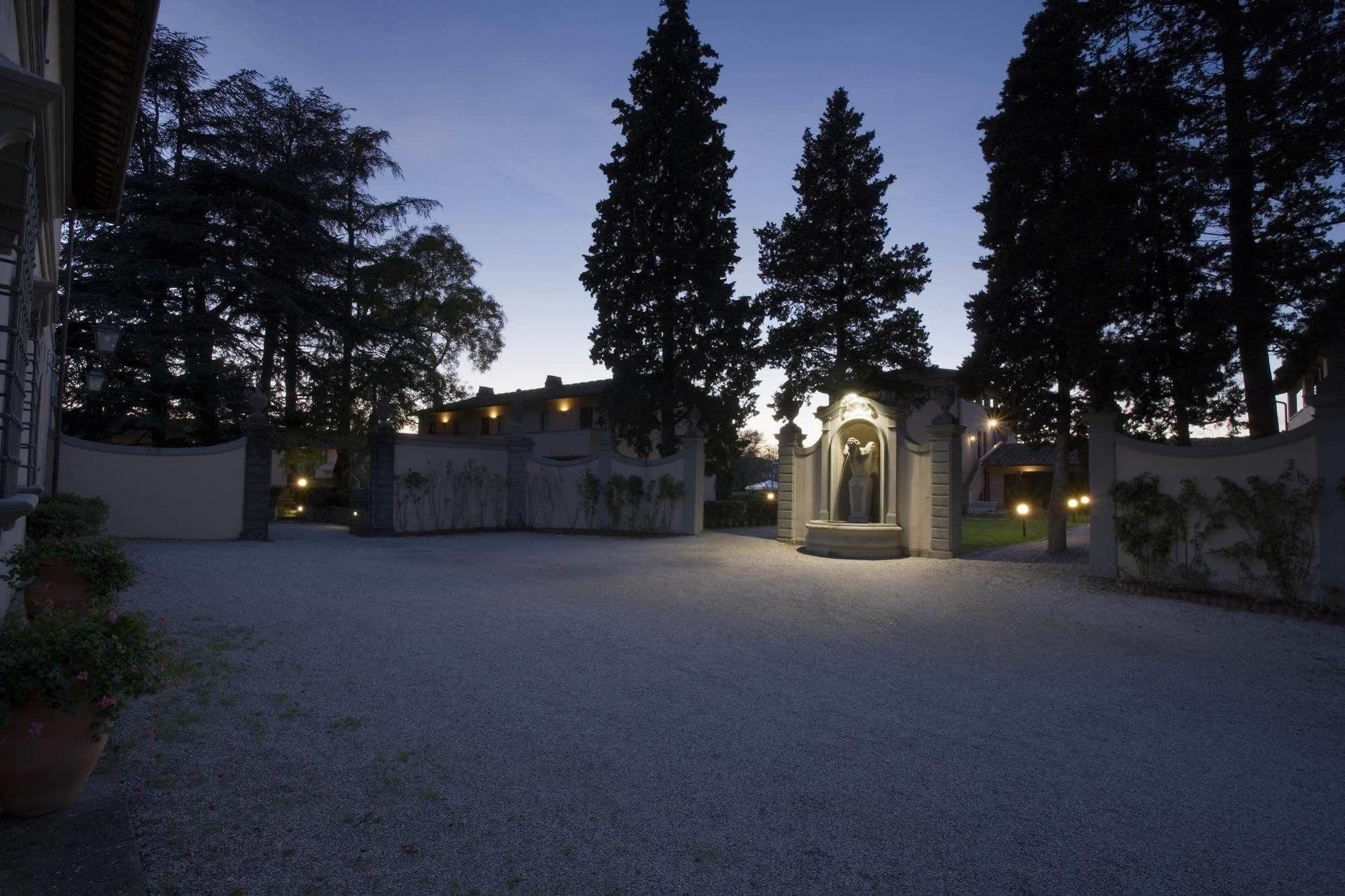 Unahotels Poggio Dei Medici Toscana Скарперия Екстериор снимка