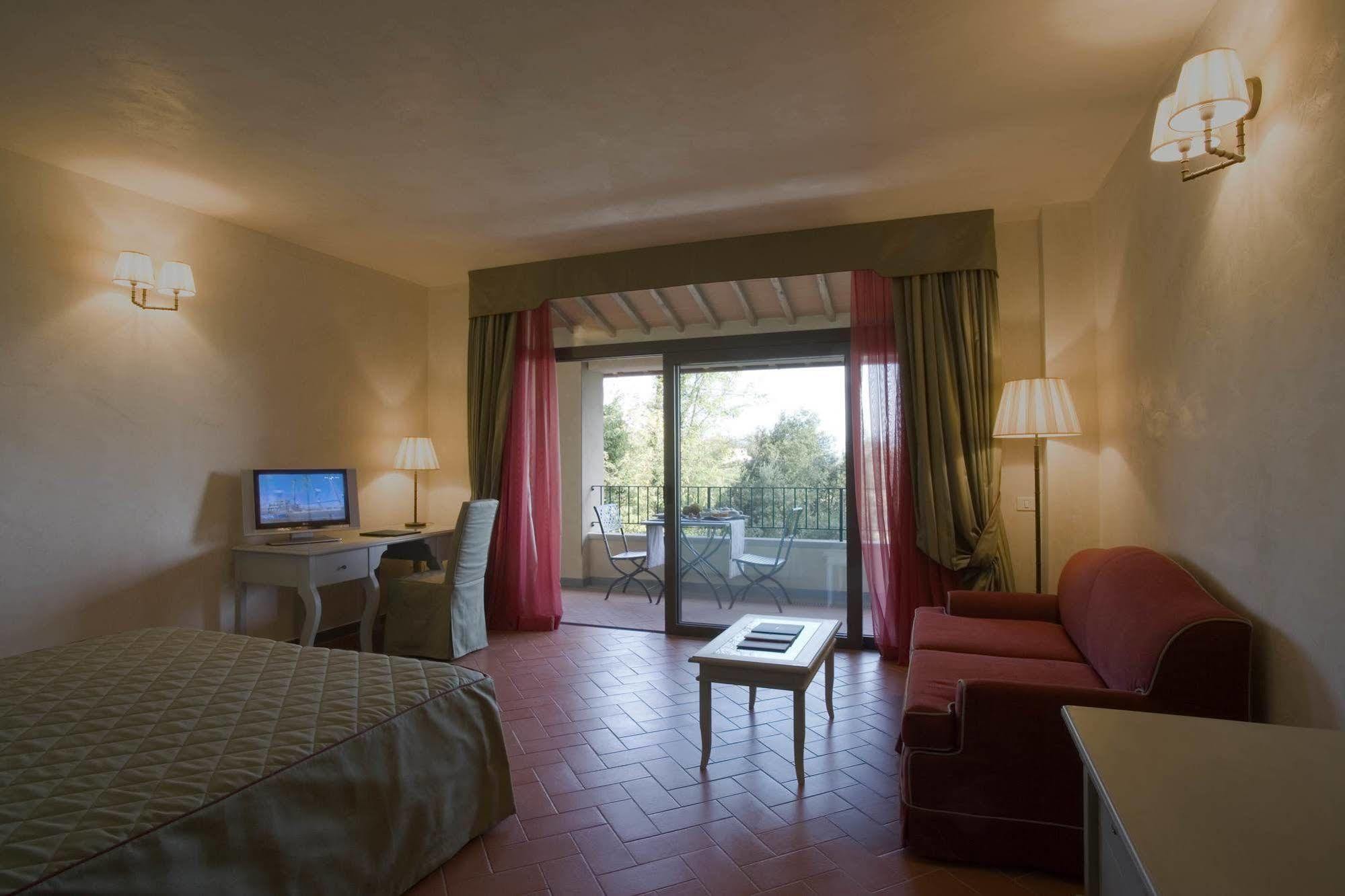 Unahotels Poggio Dei Medici Toscana Скарперия Екстериор снимка