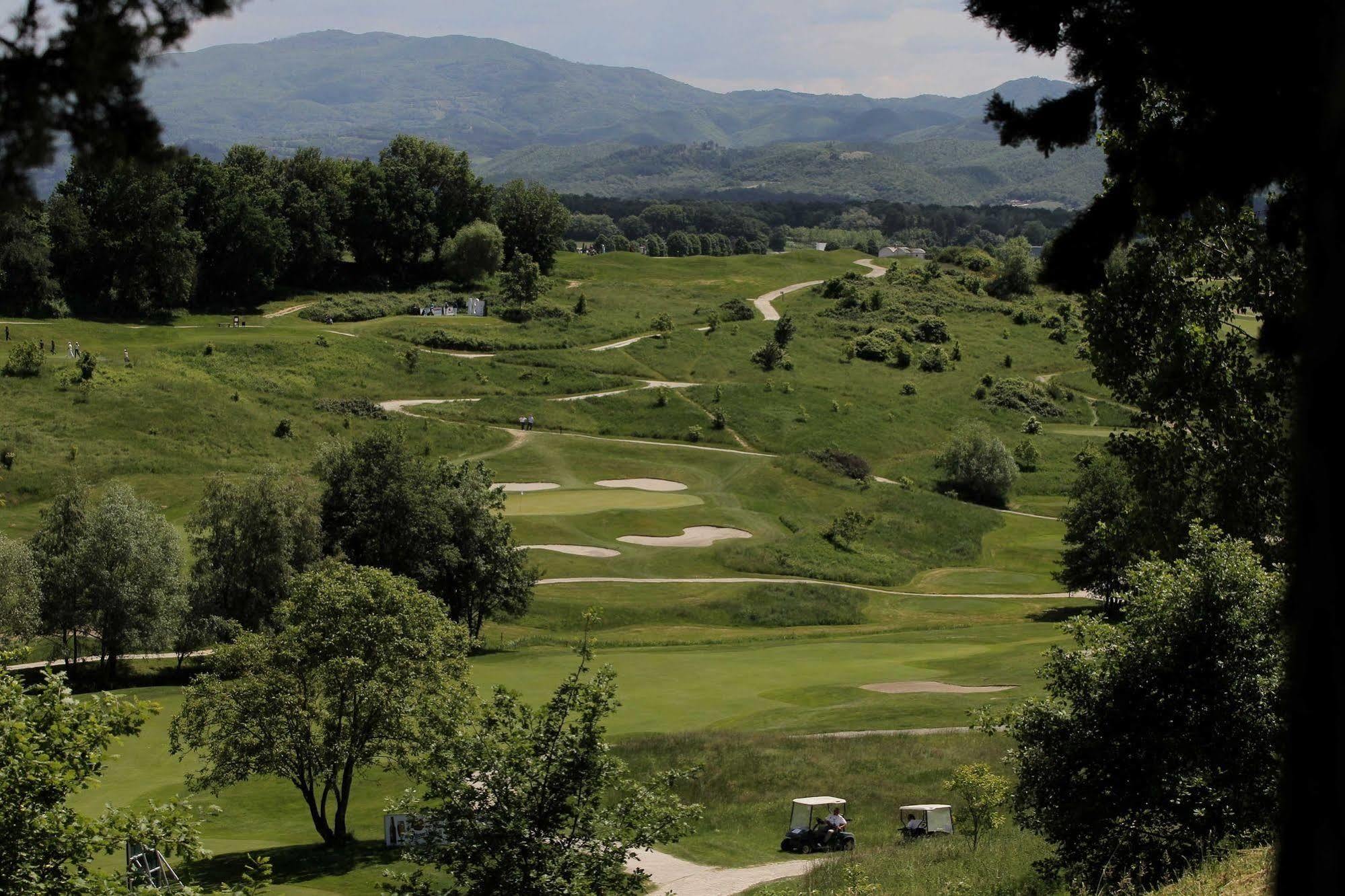 Unahotels Poggio Dei Medici Toscana Скарперия Екстериор снимка