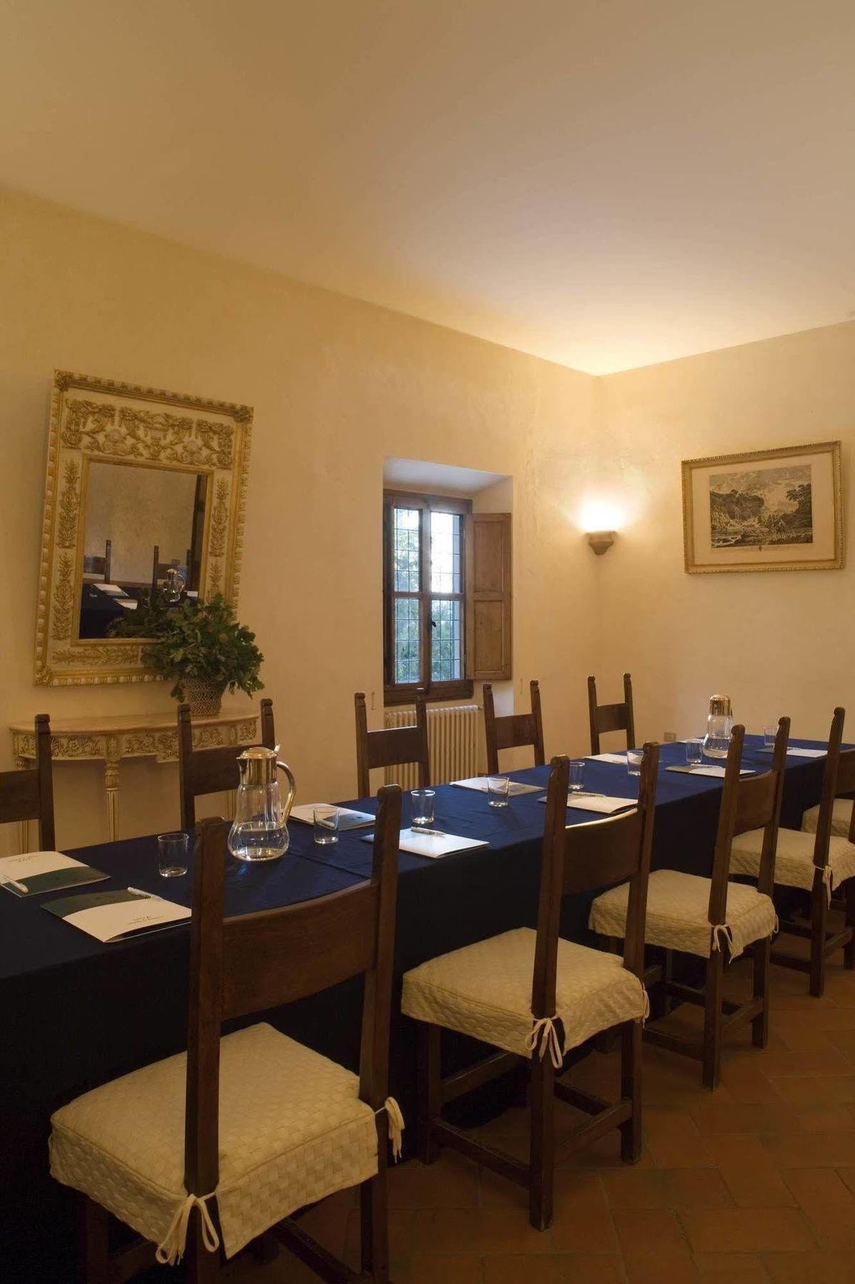 Unahotels Poggio Dei Medici Toscana Скарперия Екстериор снимка
